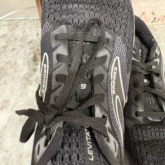 Brooks Women’s Levitate 6 GTS Running Sneakers - Picture 1 of 9